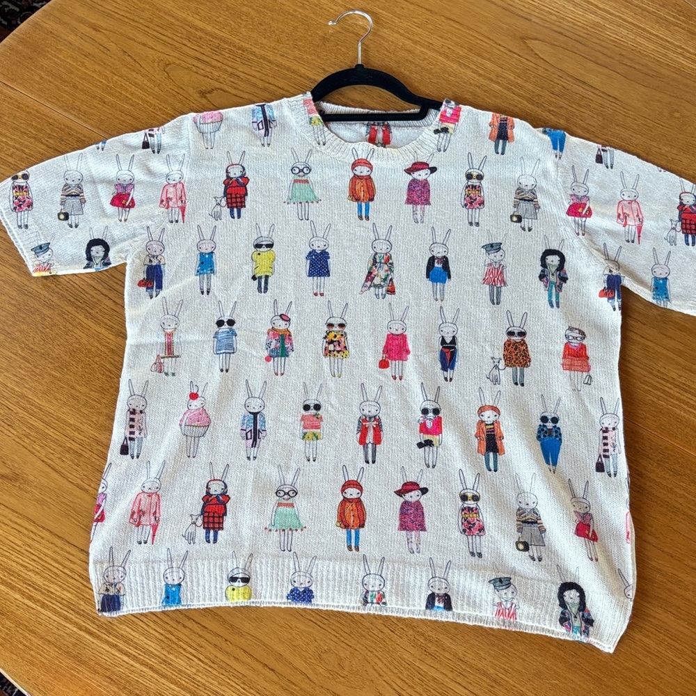 Fifi Lapin Fashion Icon Print Jersey Sweater Top – Short Sleeve, Whimsical Chic